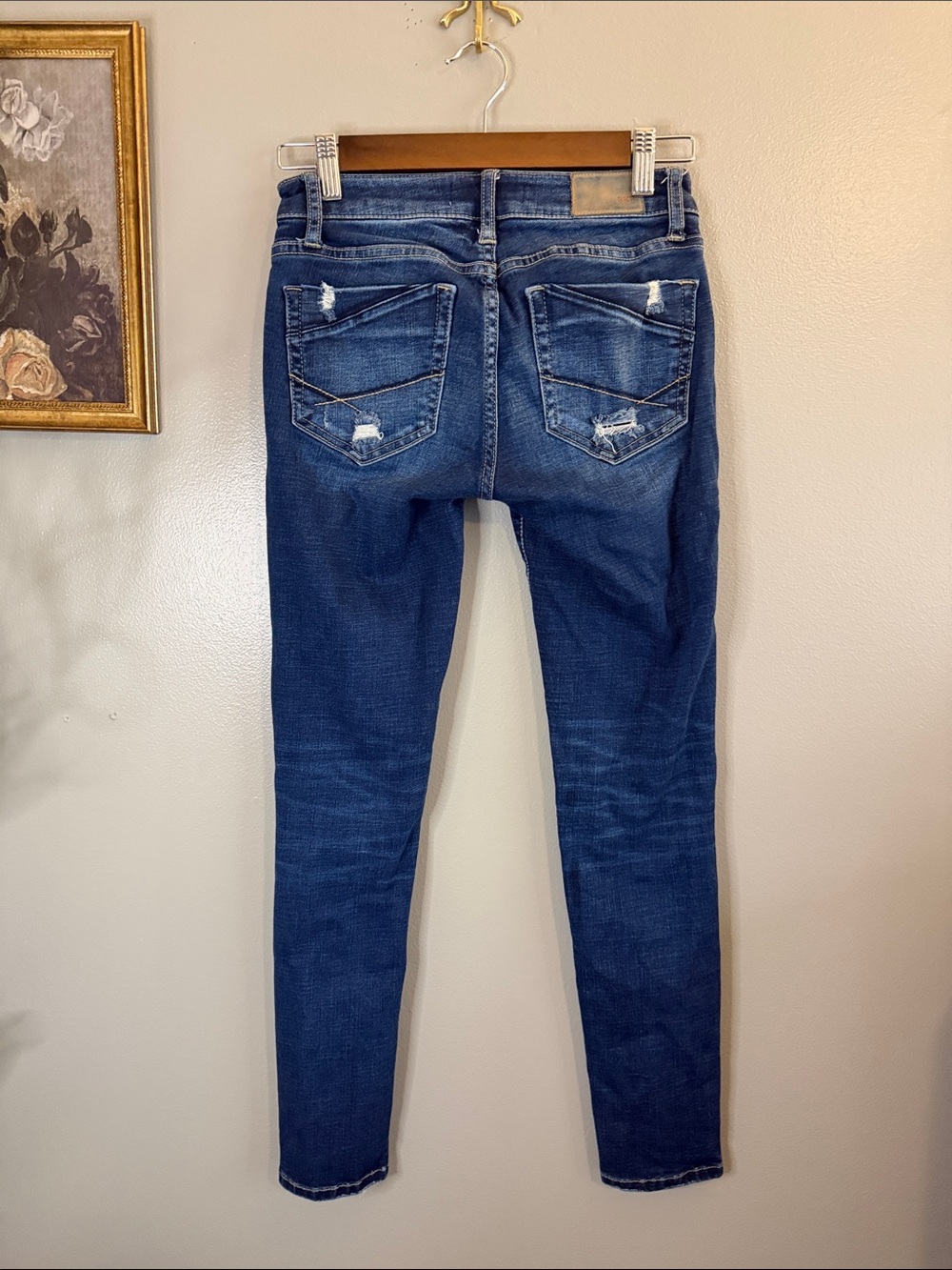 BKE Stella Distressed Low Rise Ankle Skinny Jeans Size 25 Medium Wash - Picture 6 of 7